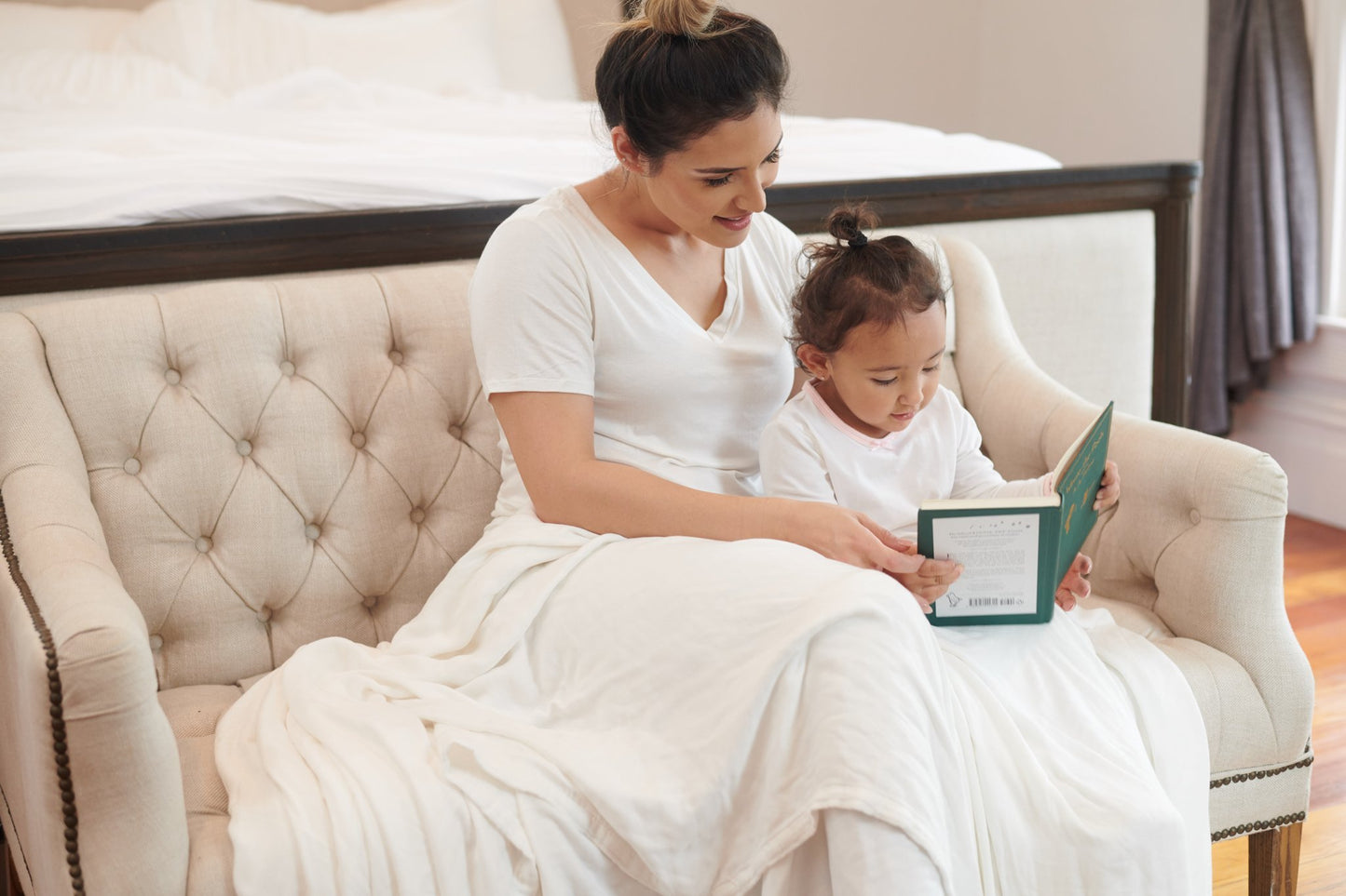 Pristine White Oversized Queen Bamboo Bed Blanket