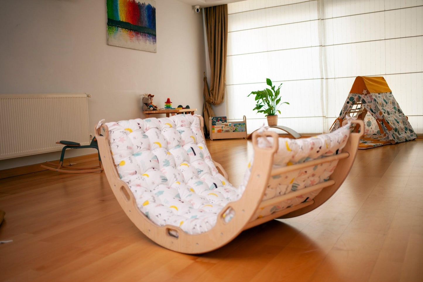 Climbing Arch with Flamingo Pillow