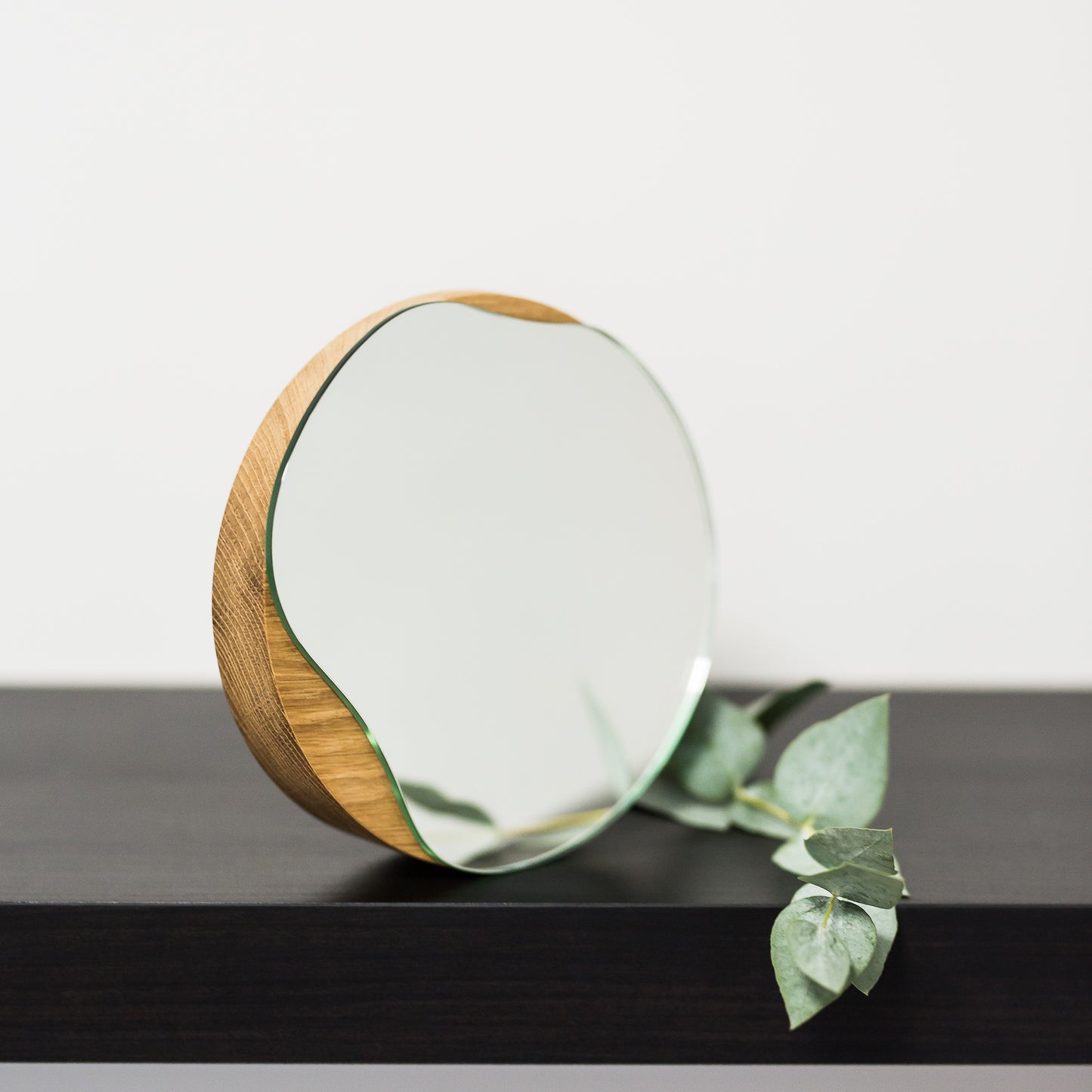 Cosmetic round mirror | oak wood or black