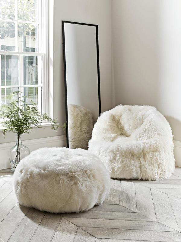 Elegant & Luxurious Pouf